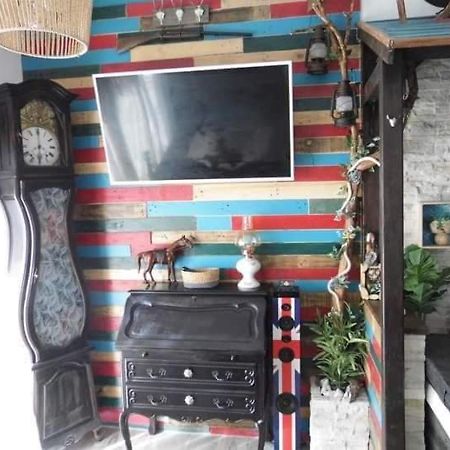 L'Histoire De L'Ouest , Jacuzzi Appartement โดล ภายนอก รูปภาพ
