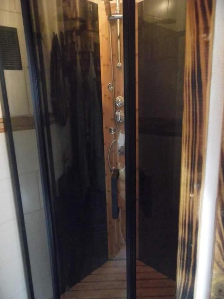 L'Histoire De L'Ouest , Jacuzzi Appartement โดล ภายนอก รูปภาพ